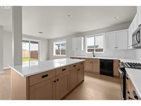 1762 N Oak Street Canby OR 97013