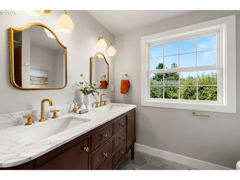 6414 NE 38th Avenue Portland OR 97211