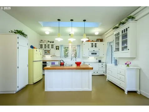 16800 NW Willis Road Mcminnville OR 97128