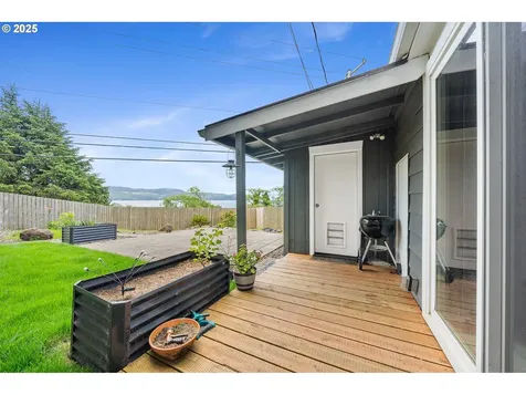 5915 Seattle Avenue Bay City OR 97107