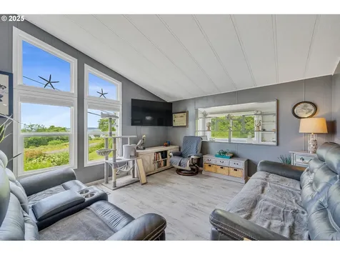 5915 Seattle Avenue Bay City OR 97107