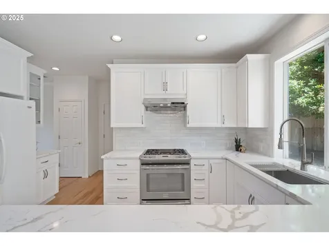 14067 Chatham Court Lake Oswego OR 97035