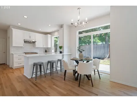 14067 Chatham Court Lake Oswego OR 97035