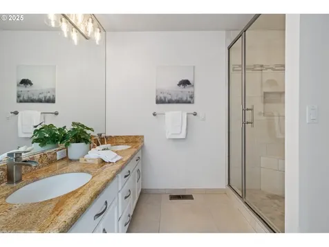 14067 Chatham Court Lake Oswego OR 97035
