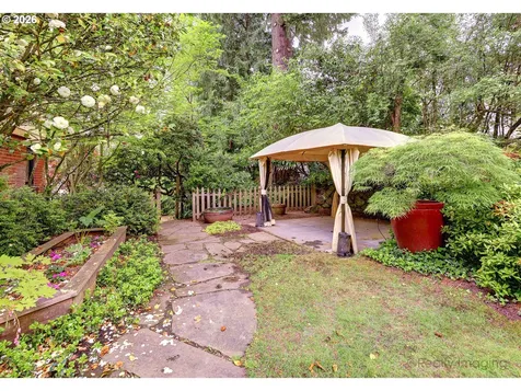 1975 SW Edgewood Road Portland OR 97201