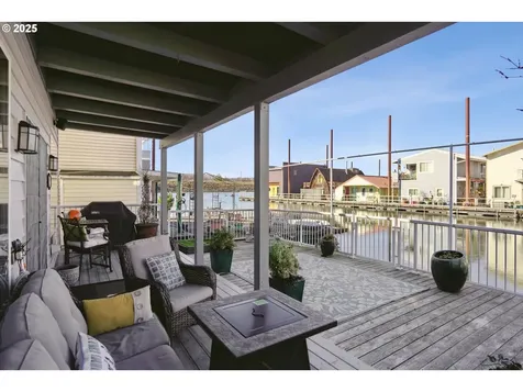 1741 N Jantzen Avenue Portland OR 97217