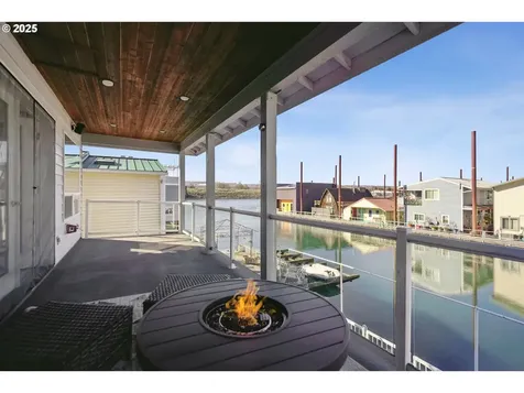 1741 N Jantzen Avenue Portland OR 97217