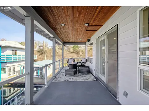 1741 N Jantzen Avenue Portland OR 97217
