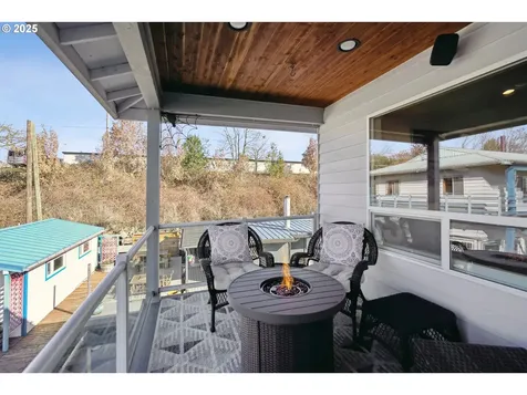 1741 N Jantzen Avenue Portland OR 97217