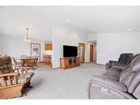 277 NE Holiday Avenue Dallas OR 97338
