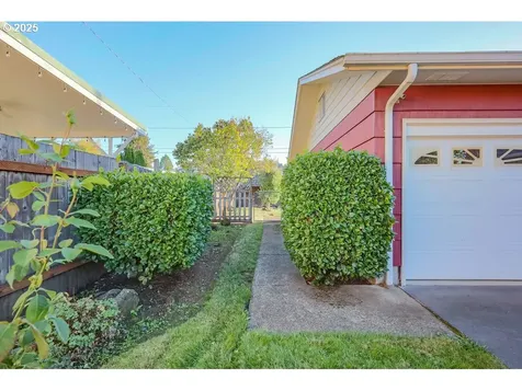 4494 Cascade Drive Eugene OR 97402