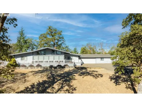 237 Country Lane Roseburg OR 97471