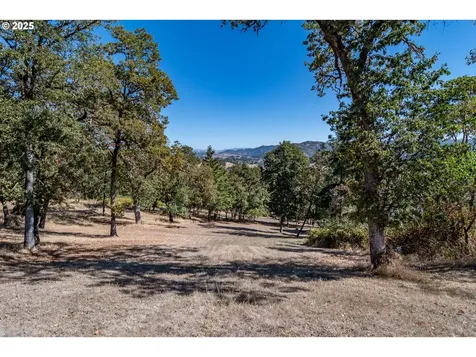 237 Country Lane Roseburg OR 97471