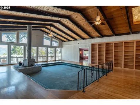 237 Country Lane Roseburg OR 97471