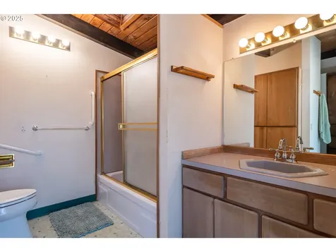 237 Country Lane Roseburg OR 97471