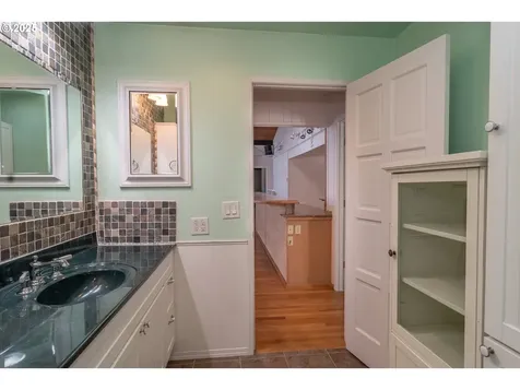 237 Country Lane Roseburg OR 97471