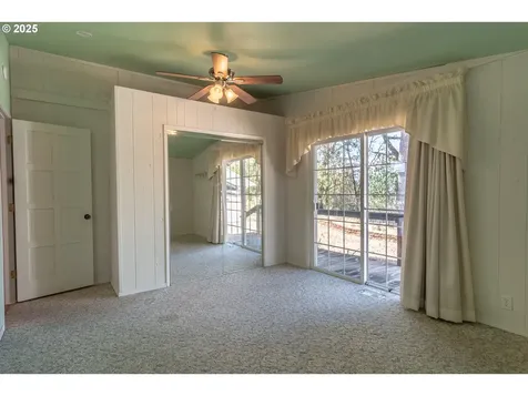 237 Country Lane Roseburg OR 97471