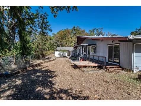 237 Country Lane Roseburg OR 97471