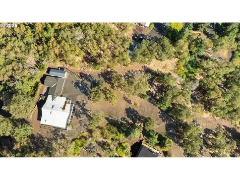 237 Country Lane Roseburg OR 97471
