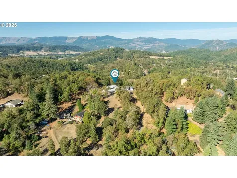 237 Country Lane Roseburg OR 97471