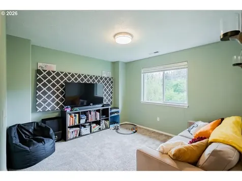 302 Division Street Silverton OR 97381