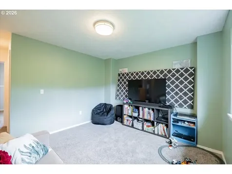 302 Division Street Silverton OR 97381