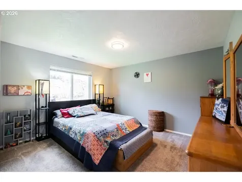 302 Division Street Silverton OR 97381
