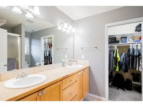 302 Division Street Silverton OR 97381