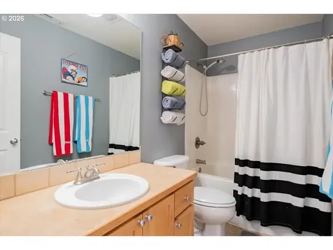 302 Division Street Silverton OR 97381