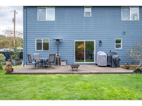 302 Division Street Silverton OR 97381