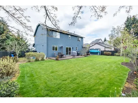 302 Division Street Silverton OR 97381