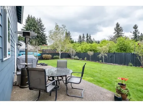 302 Division Street Silverton OR 97381