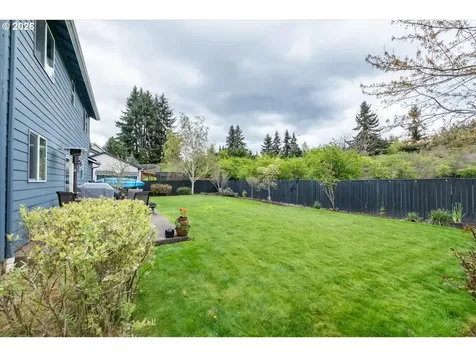 302 Division Street Silverton OR 97381