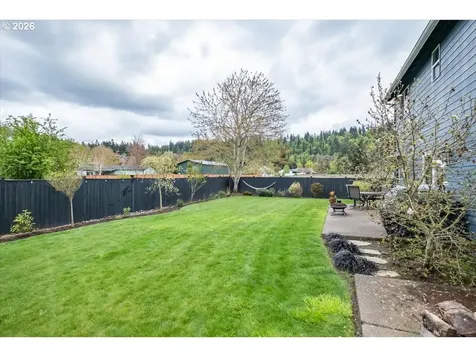 302 Division Street Silverton OR 97381