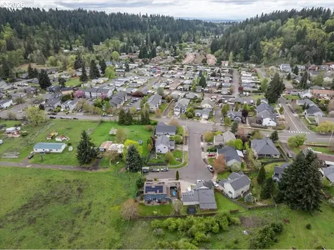 302 Division Street Silverton OR 97381