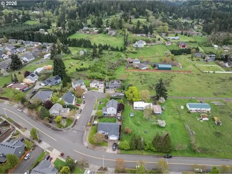 302 Division Street Silverton OR 97381