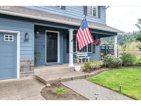 302 Division Street Silverton OR 97381