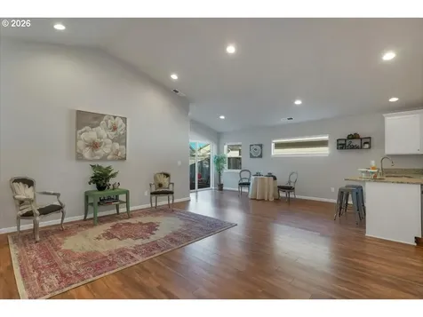 1714 SE Osoberry Street Dallas OR 97338