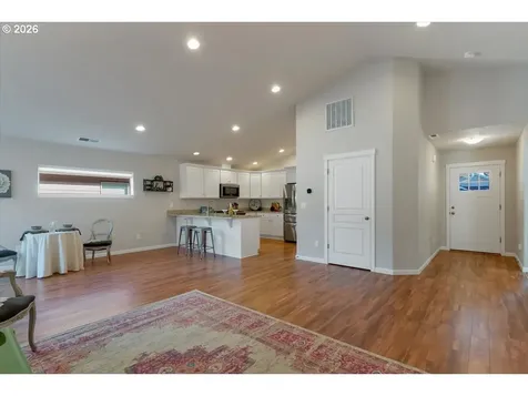 1714 SE Osoberry Street Dallas OR 97338
