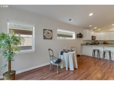 1714 SE Osoberry Street Dallas OR 97338