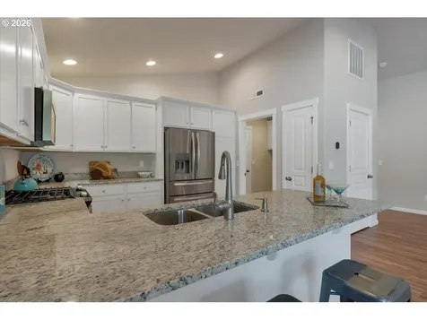 1714 SE Osoberry Street Dallas OR 97338