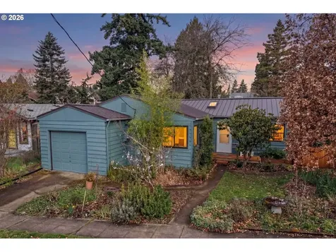 8047 SE Clay Street Portland OR 97215