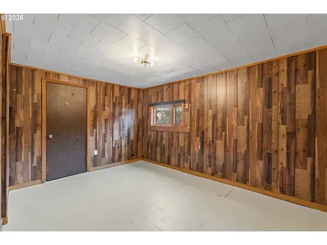 8047 SE Clay Street Portland OR 97215