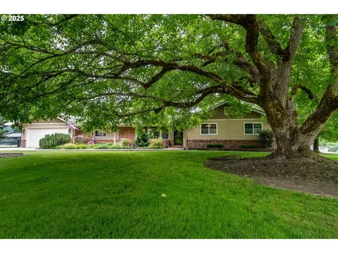 1850 Del Rio Road Roseburg OR 97471