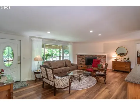 1850 Del Rio Road Roseburg OR 97471