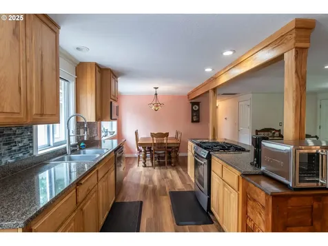 1850 Del Rio Road Roseburg OR 97471