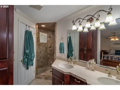 1850 Del Rio Road Roseburg OR 97471