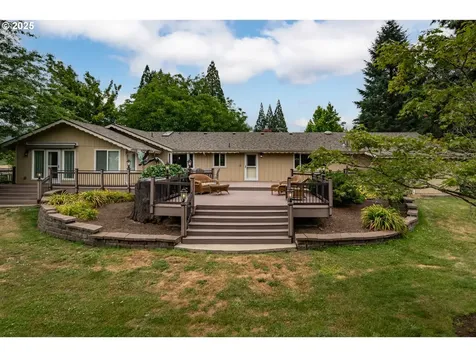 1850 Del Rio Road Roseburg OR 97471