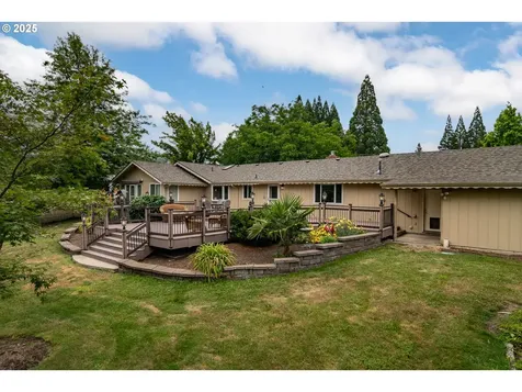 1850 Del Rio Road Roseburg OR 97471