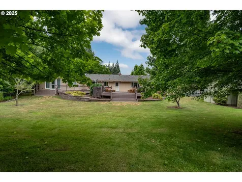 1850 Del Rio Road Roseburg OR 97471